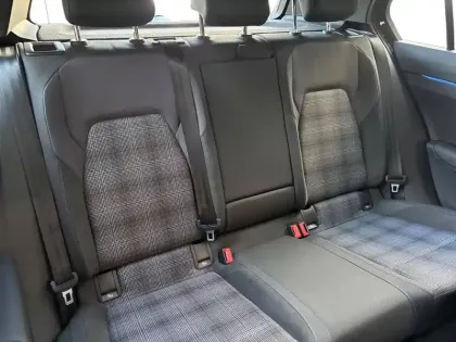 Photo 9 Volkswagen Golf  1.5 eHybrid 272 DSG6