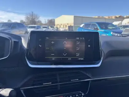 Photo 14 Peugeot 2008 Gén. II Ph1 NG Allure Pack 5