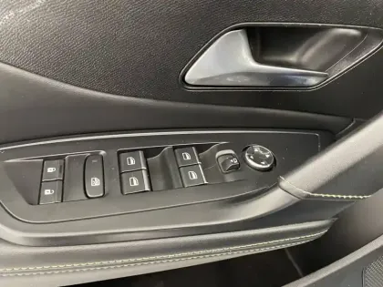 Photo 27 Peugeot 408  PureTech 130 ch S&S EAT8