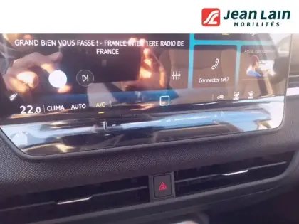 Photo 13 Volkswagen T-roc  1.5 eTSI EVO2 Hybrid 116 ch DSG7