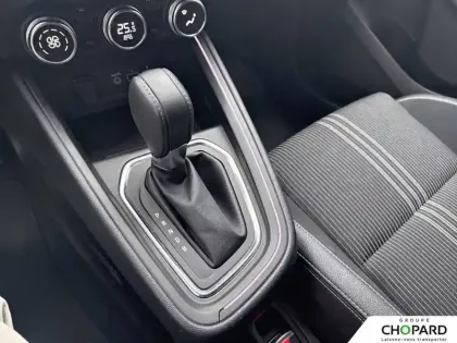 Photo 12 Renault Clio  E-Tech full hybrid 145