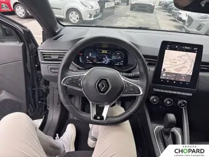 Photo 16 Renault Clio  E-Tech full hybrid 145