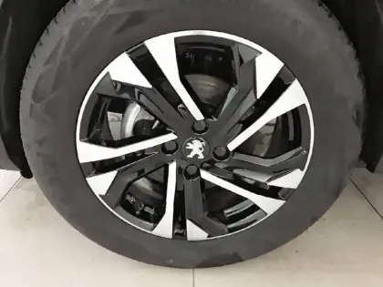 Photo 54 Peugeot 2008  PureTech 130 S&S BVM6