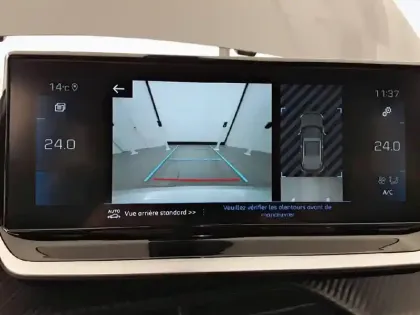 Photo 38 Peugeot 2008  PureTech 130 S&S BVM6