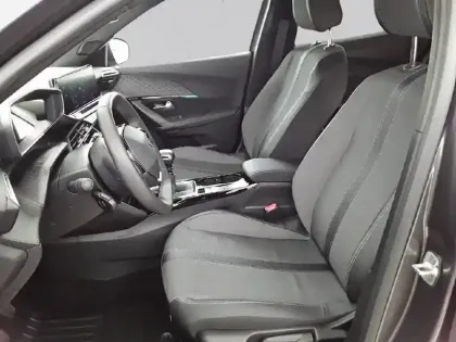 Photo 31 Peugeot 2008  PureTech 130 S&S BVM6