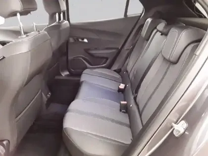 Photo 32 Peugeot 2008  PureTech 130 S&S BVM6