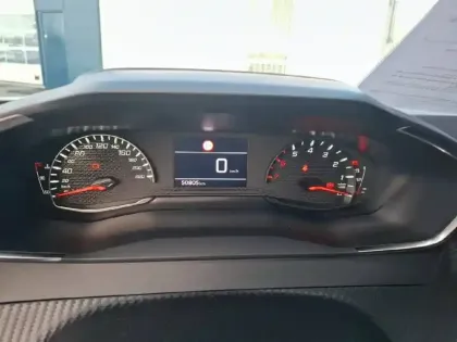 Photo 9 Peugeot 2008  PureTech 100 S&S BVM6