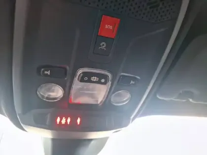 Photo 18 Peugeot 2008  PureTech 100 S&S BVM6