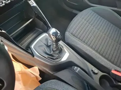 Photo 13 Peugeot 2008  PureTech 100 S&S BVM6