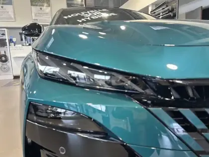 Photo 15 Peugeot 308  Hybrid 145 e-DCS6