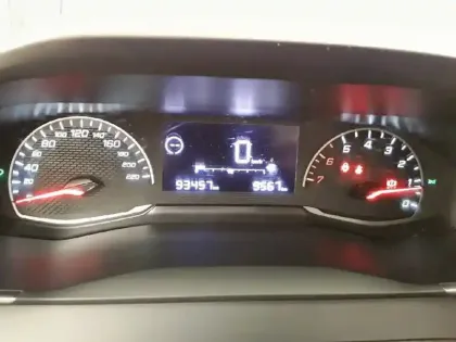 Photo 51 Peugeot 2008  BlueHDi 110 S&S BVM6