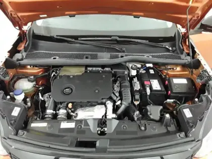 Photo 41 Peugeot 2008  BlueHDi 110 S&S BVM6