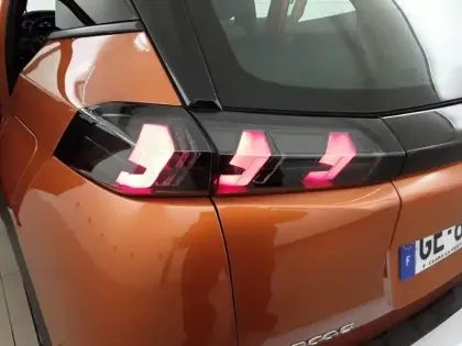 Photo 37 Peugeot 2008  BlueHDi 110 S&S BVM6