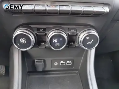 Photo 24 Renault Captur  TCe 90