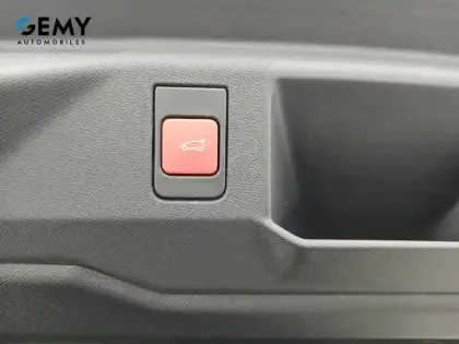 Photo 22 Peugeot 5008  Hybrid 145 e-DCS6