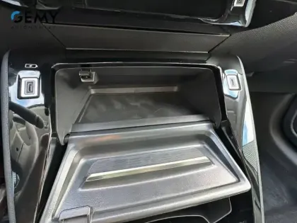 Photo 17 Peugeot 208  Electrique 54 kWh 156ch