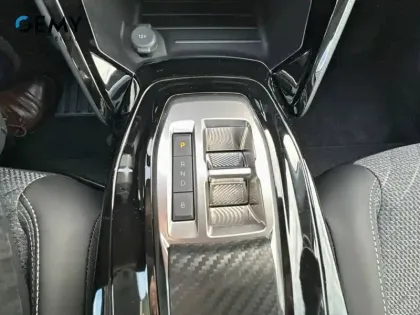 Photo 16 Peugeot 208  Electrique 54 kWh 156ch