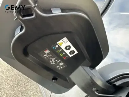 Photo 38 Peugeot 208  Electrique 54 kWh 156ch