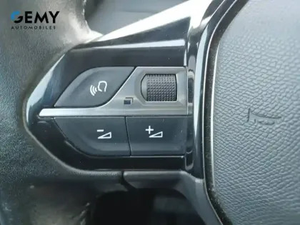 Photo 18 Peugeot 2008  PureTech 100 S&S BVM6