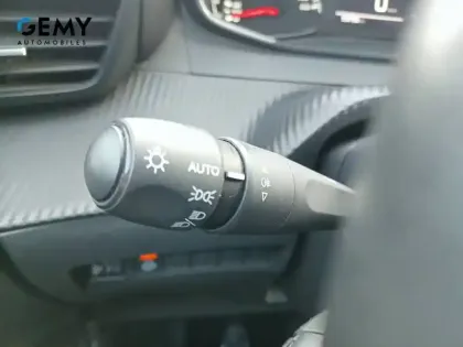 Photo 21 Peugeot 2008  PureTech 100 S&S BVM6