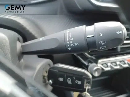 Photo 22 Peugeot 2008  PureTech 100 S&S BVM6