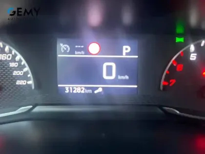 Photo 18 Peugeot 208  PureTech 100 S&S EAT8