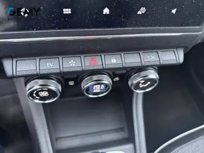 Photo 23 Renault Captur  E-Tech 145 - 21