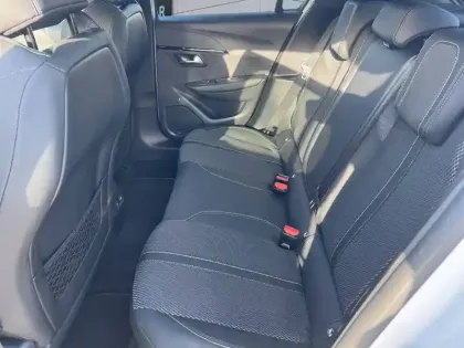 Photo 9 Peugeot 208  Hybrid 136 e-DCS6