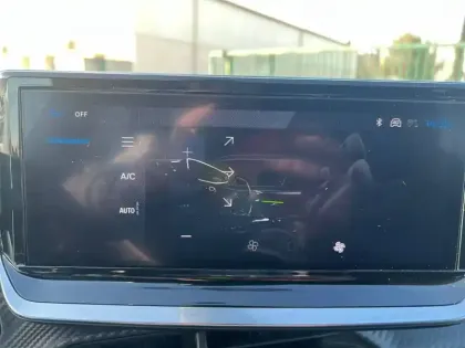 Photo 14 Peugeot 208  Hybrid 136 e-DCS6