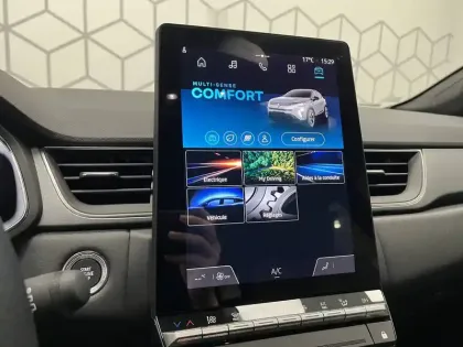 Photo 19 Renault Captur  E-Tech full hybrid 160 ch