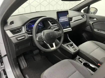 Photo 10 Renault Captur  E-Tech full hybrid 160 ch