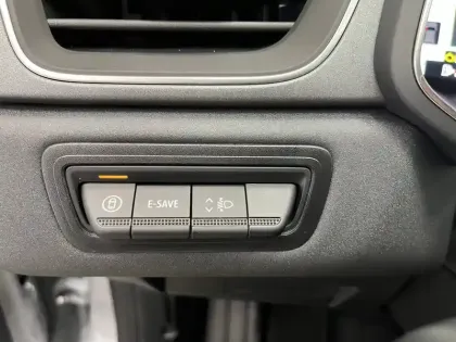 Photo 23 Renault Captur  E-Tech full hybrid 160 ch