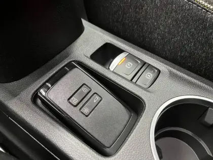 Photo 21 Renault Captur  E-Tech full hybrid 160 ch