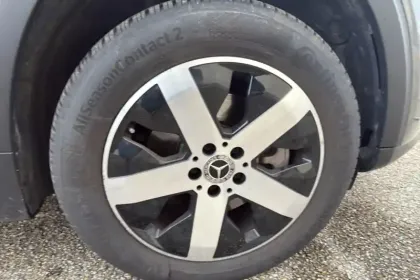 Photo 14 Mercedes GLB  200 d 8G-DCT