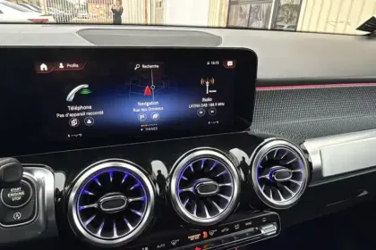 Photo 15 Mercedes GLB  200 d 8G-DCT