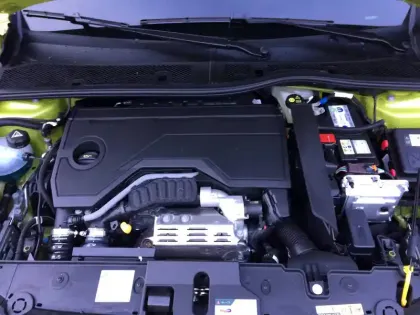 Photo 48 Peugeot 208  Hybrid 145 e-DCS6