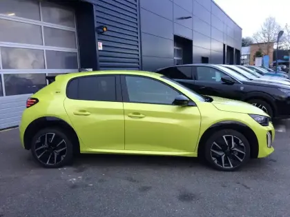 Photo 29 Peugeot 208  Hybrid 145 e-DCS6