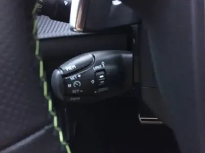 Photo 68 Peugeot 208  Hybrid 145 e-DCS6