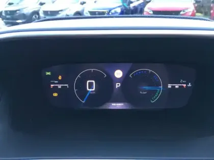 Photo 17 Peugeot 208  Hybrid 145 e-DCS6