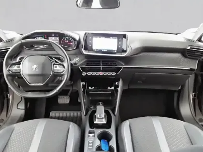 Photo 7 Peugeot 2008  PureTech 130 S&S EAT8