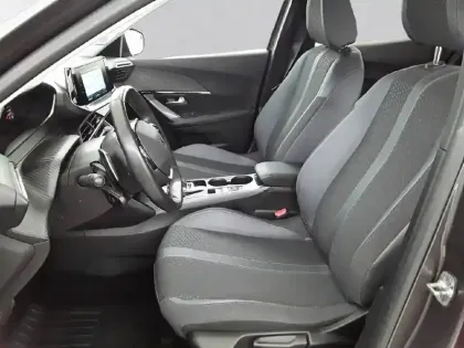 Photo 10 Peugeot 2008  PureTech 130 S&S EAT8