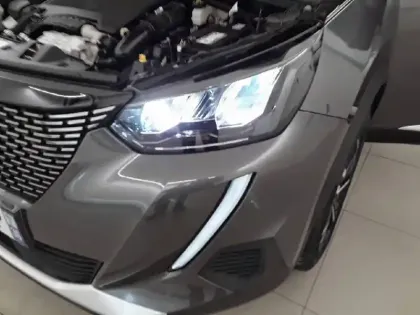 Photo 15 Peugeot 2008  PureTech 130 S&S EAT8