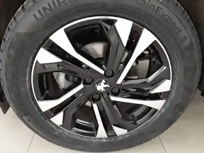 Photo 12 Peugeot 2008  PureTech 130 S&S EAT8