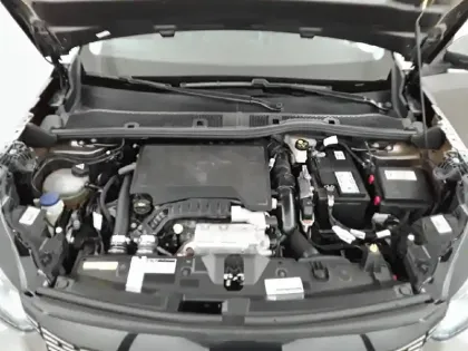 Photo 20 Peugeot 2008  PureTech 130 S&S EAT8