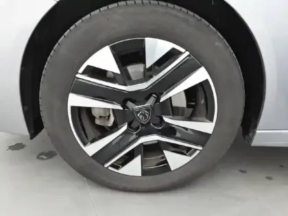 Photo 12 Peugeot 208  Hybrid 110 e-DCS6