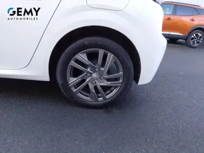 Photo 10 Peugeot 208  PureTech 75 S&S BVM5