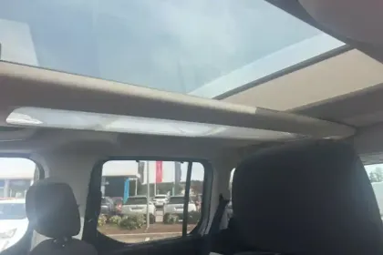 Photo 12 Citroën Berlingo e- Taille M 136 ch 100 kWh Automatique