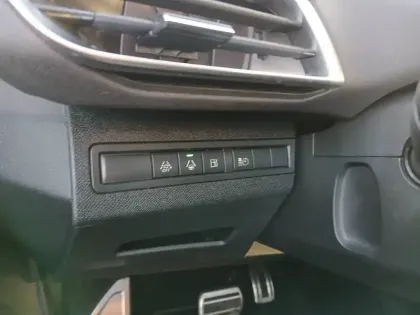 Photo 59 Peugeot 3008  Hybrid 225 e-EAT8