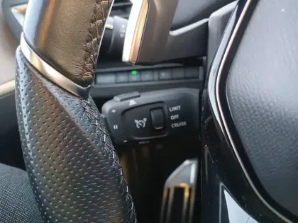 Photo 57 Peugeot 3008  Hybrid 225 e-EAT8