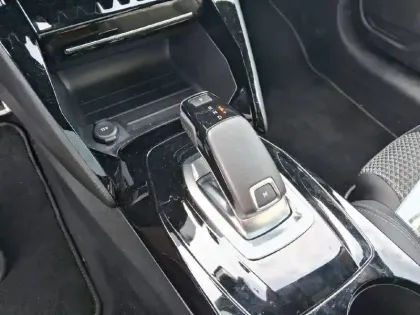 Photo 13 Peugeot 208  PureTech 100 S&S EAT8